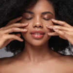 💬 Clean beauty ainda gera dúvidas? A gente te ajuda! Preparamos um guia completo com perguntas e respostas sobre os principais conceitos, benefícios e como identificar produtos verdadeiramente limpos. 🌿✨ ⠀ 📲 Clique no link e descubra tudo sobre o universo da beleza consciente! ⠀ Perguntas e respostas sobre clean beauty
