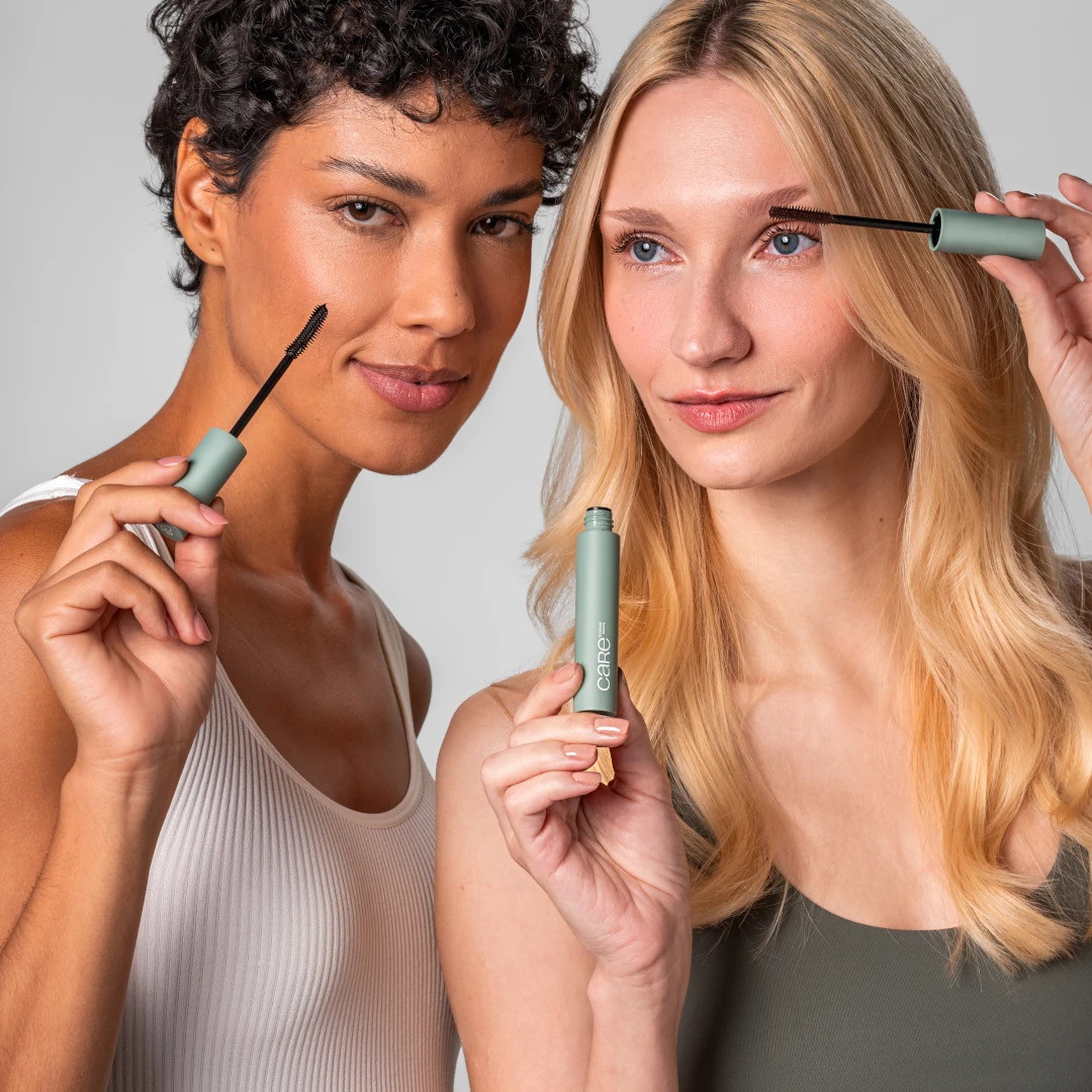 Máscara Tubing Ultimate Length Black da CARE Natural Beauty, com pigmentação preta intensa, efeito lifting e definição dos cílios